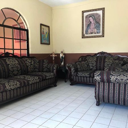 Oyo Hotel Cuatro Reales Galeana 外观 照片