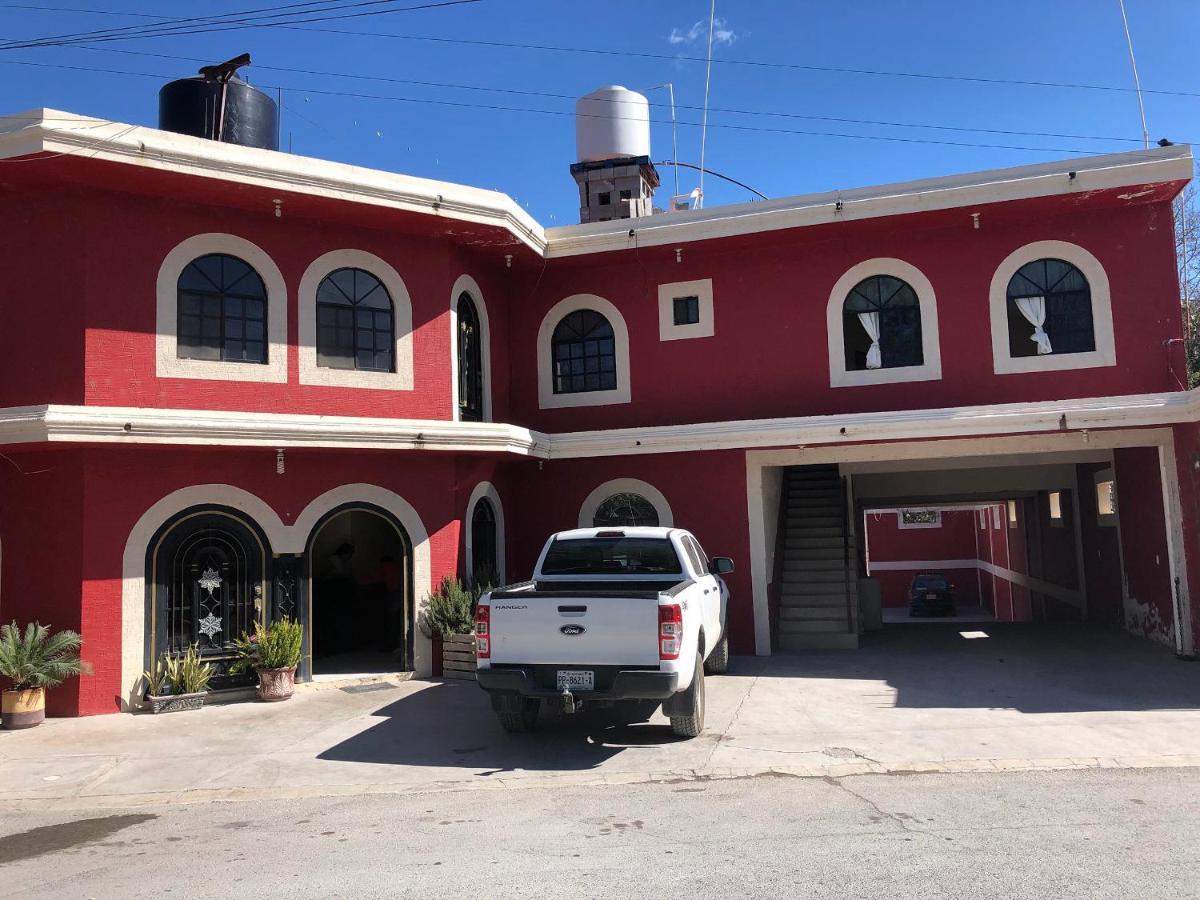 Oyo Hotel Cuatro Reales Galeana 外观 照片
