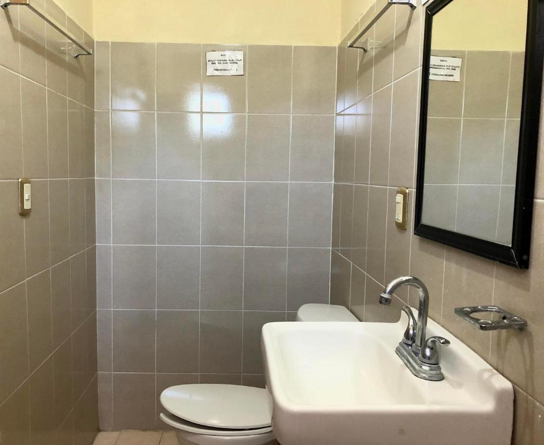 Oyo Hotel Cuatro Reales Galeana 外观 照片