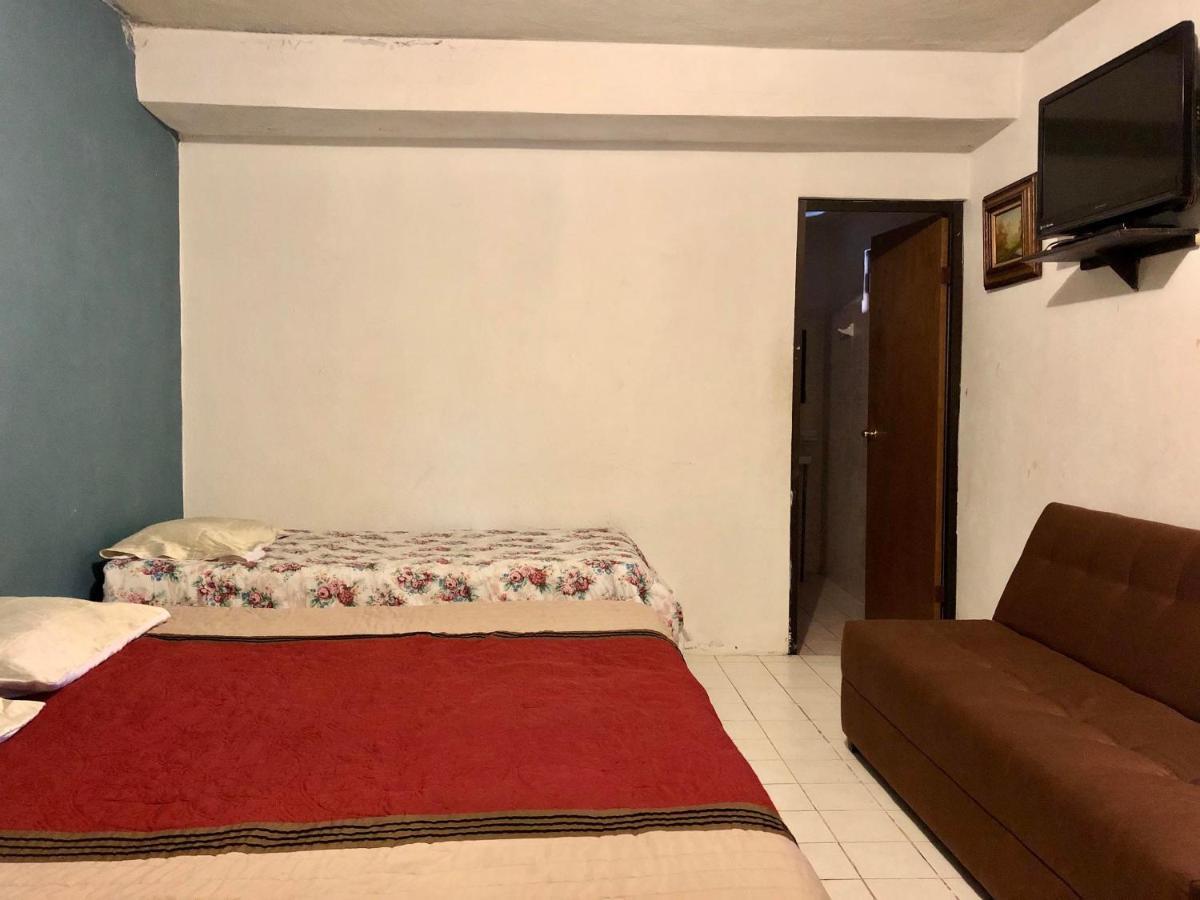Oyo Hotel Cuatro Reales Galeana 外观 照片